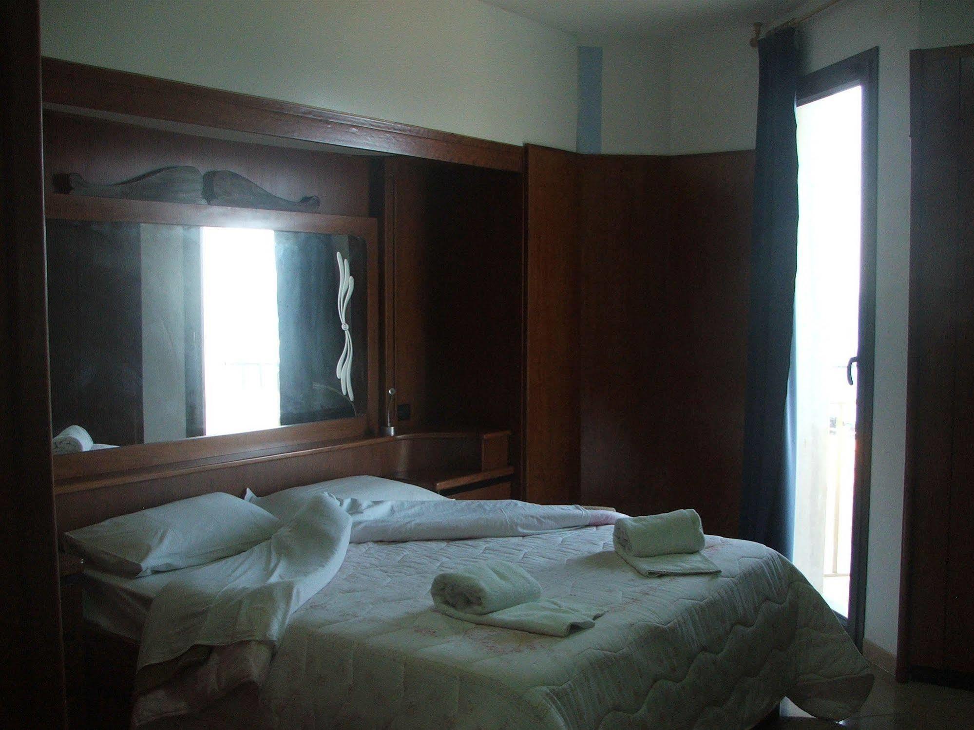 Hotel Vittorio Portopalo Di Capo Passero エクステリア 写真